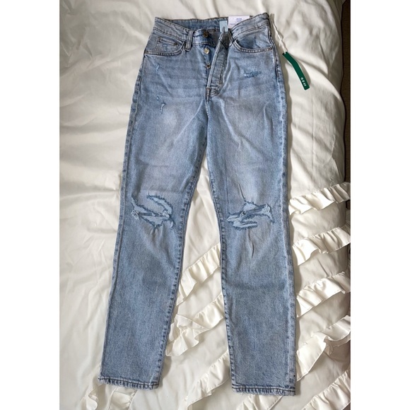 H&M Distressed Mom Jeans - Picture 1 of 3